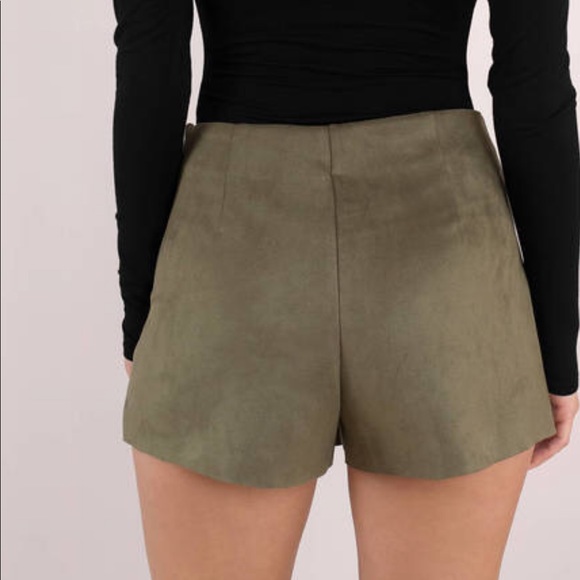 Tobi Suede Skort Olive Size Medium - Picture 3 of 3